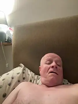 Snapshot of locallad88 chatting on May 20, 11:00 pm locallad88 online show from May 20, 11:00 pm