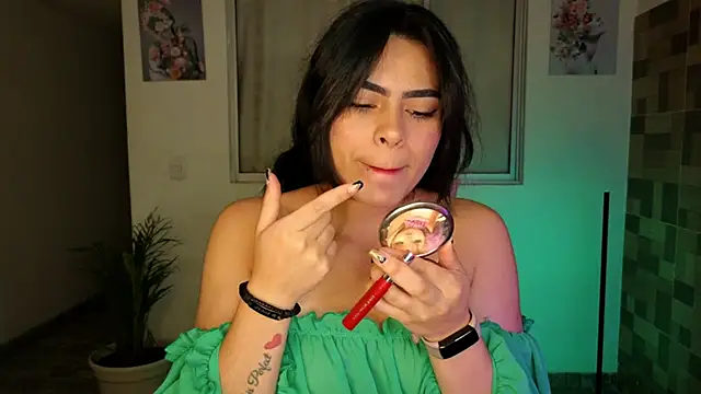 Snapshot of sexyladyy_ chatting on January 31, 11:13 am sexyladyy online show from January 31, 11:13 am