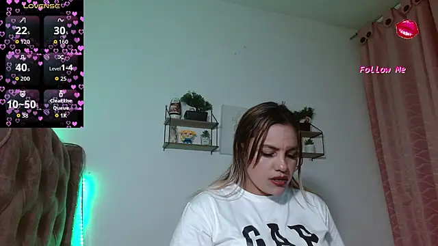 Snapshot of naugtyqueen chatting on November 20, 12:11 am naugtyqueen online show from November 20, 12:11 am