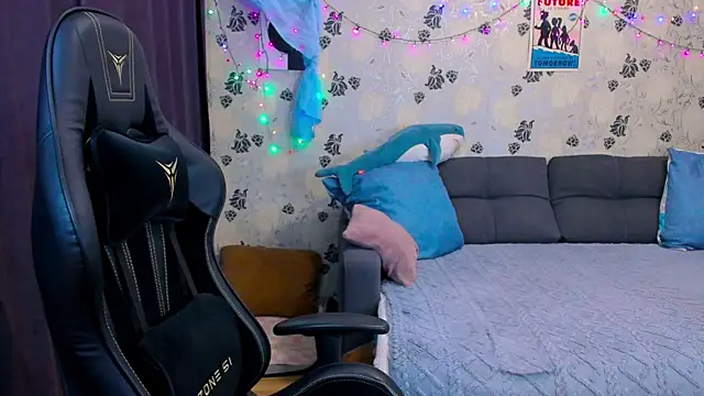 Snapshot of lakmsrrrmrrr chatting on December 10, 8:51 am lakmsrrrmrrr online show from December 10, 8:51 am