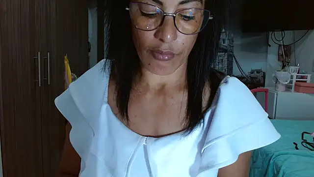 kateleyagrey online show from January 23, 11:15 pm