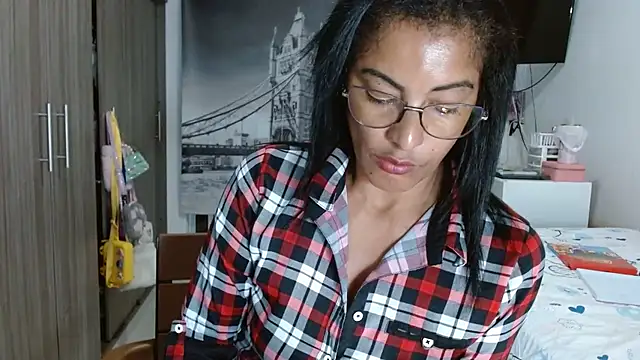 kateleyagrey online show from January 29, 12:12 am