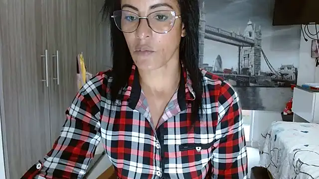 kateleyagrey online show from February 3, 10:43 pm