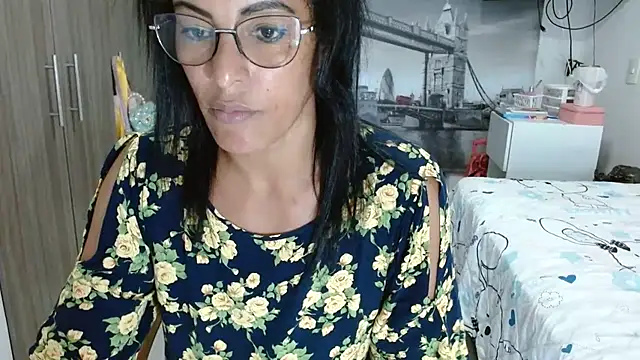 kateleyagrey online show from February 9, 2:06 am