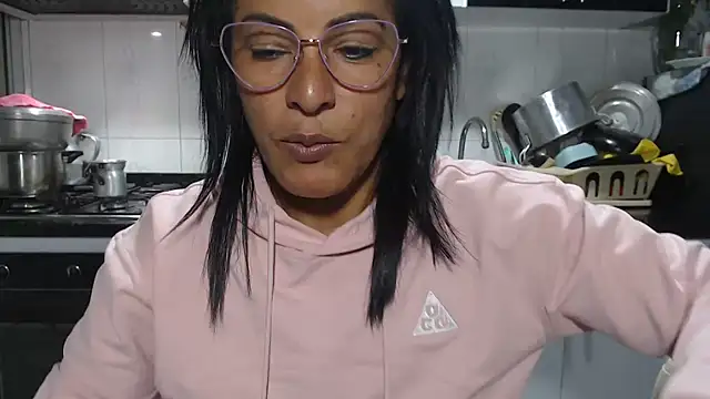 kateleyagrey online show from February 23, 7:44 pm