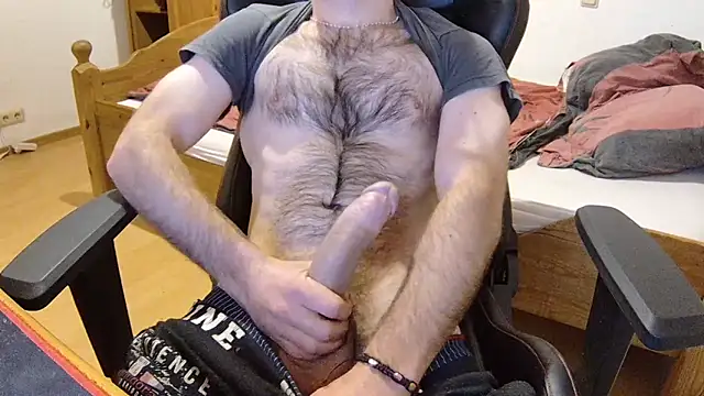 Snapshot of KmlBI26 chatting on December 18, 9:43 pm KmlBI26 online show from December 18, 9:43 pm