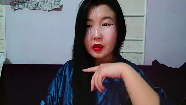 Snapshot of Bet_Lu chatting on April 1, 8:04 am Bet Lu online show from April 1, 8:04 am