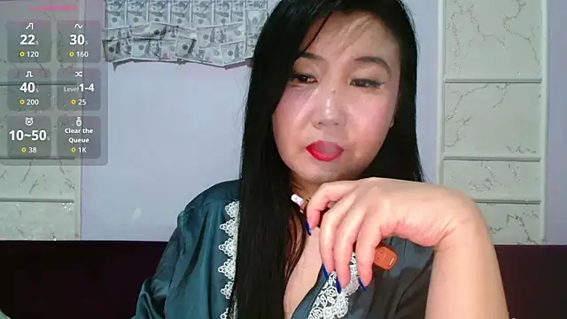 Snapshot of Bet_Lu chatting on April 8, 9:09 am Bet Lu online show from April 8, 9:09 am