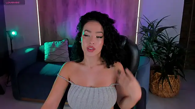 Snapshot of RoseFerrera chatting on December 27, 7:35 pm RoseFerrera online show from December 27, 7:35 pm