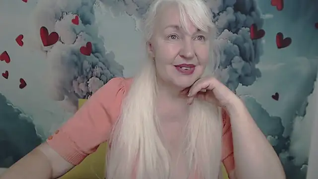 Snapshot of BlondyLeeBest chatting on February 3, 10:21 pm BlondyLeeBest online show from February 3, 10:21 pm
