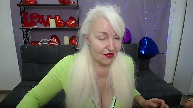 Snapshot of BlondyLeeBest chatting on March 2, 10:16 pm BlondyLeeBest online show from March 2, 10:16 pm