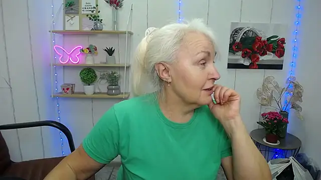 Snapshot of BlondyLeeBest chatting on March 7, 7:16 pm BlondyLeeBest online show from March 7, 7:16 pm