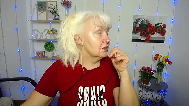 Snapshot of BlondyLeeBest chatting on March 14, 7:12 pm BlondyLeeBest online show from March 14, 7:12 pm