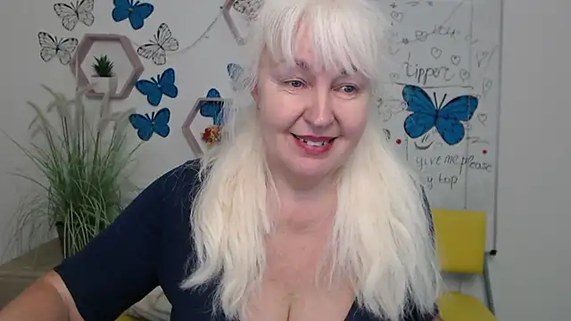 Snapshot of BlondyLeeBest chatting on March 16, 4:30 am BlondyLeeBest online show from March 16, 4:30 am