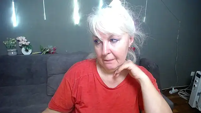 BlondyLeeBest online show from May 6, 6:35 pm