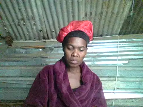 Snapshot of hairybushpussyxx1 chatting on December 5, 5:15 am hairybushpussyxx1 online show from December 5, 5:15 am