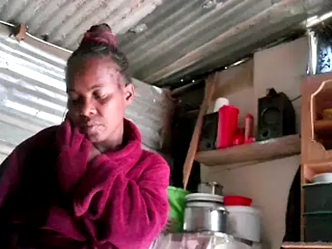 Snapshot of hairybushpussyxx1 chatting on December 13, 7:58 am hairybushpussyxx1 online show from December 13, 7:58 am