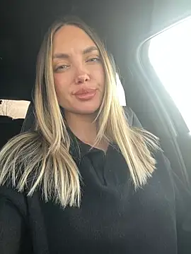 Snapshot of AngelinaMoore chatting on February 15, 10:55 am AngelinaMoore online show from February 15, 10:55 am