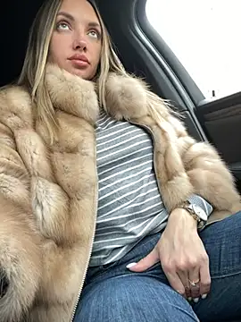 Snapshot of AngelinaMoore chatting on February 18, 11:22 am AngelinaMoore online show from February 18, 11:22 am