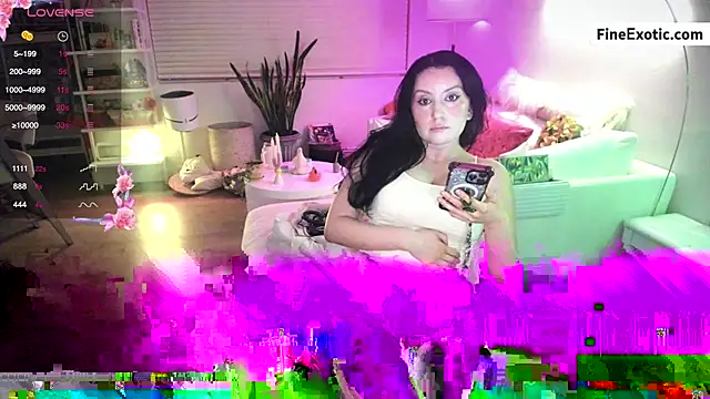 Snapshot of Vesaaa chatting on March 15, 7:42 am Vesaaa online show from March 15, 7:42 am