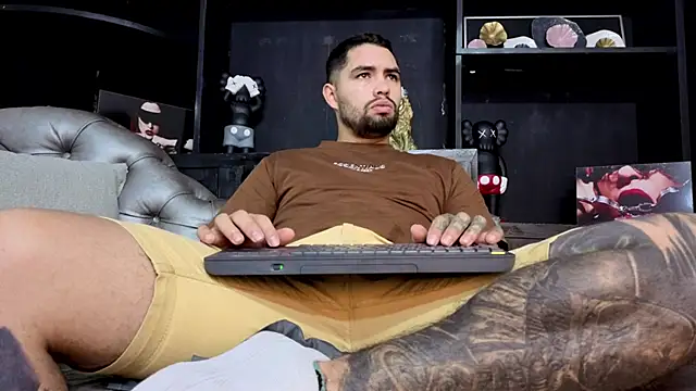 matteosantos online show from November 13, 11:42 am