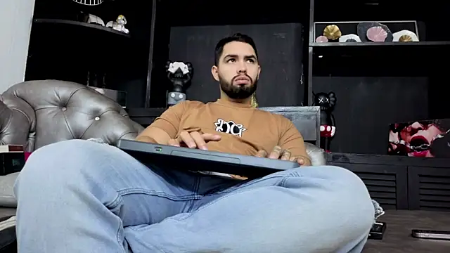 matteosantos online show from February 3, 11:48 am