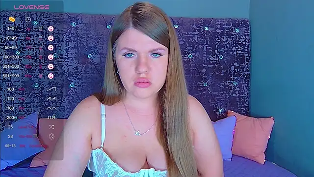 Snapshot of NoraBigAss chatting on March 7, 1:53 am NoraBigAss online show from March 7, 1:53 am