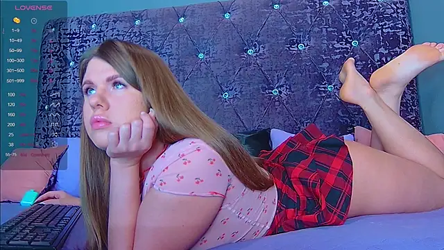 Snapshot of NoraBigAss chatting on March 21, 2:50 am NoraBigAss online show from March 21, 2:50 am