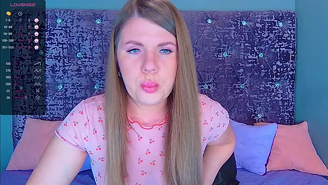 Snapshot of NoraBigAss chatting on March 23, 12:04 am NoraBigAss online show from March 23, 12:04 am