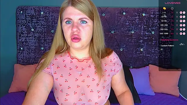 Snapshot of NoraBigAss chatting on September 29, 1:55 am NoraBigAss online show from September 29, 1:55 am