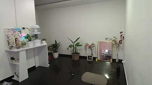 Snapshot of NicoleCortez chatting on December 19, 4:34 am NicoleCortez online show from December 19, 4:34 am