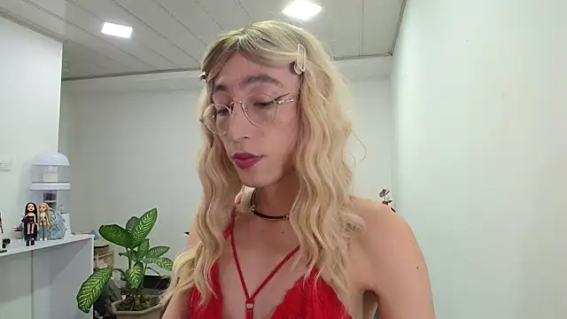 Snapshot of NicoleCortez chatting on January 25, 11:43 pm NicoleCortez online show from January 25, 11:43 pm