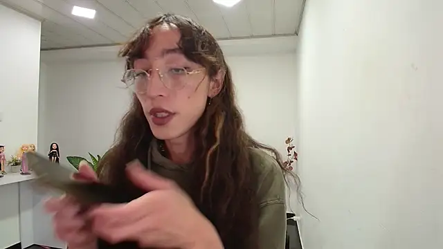 Snapshot of NicoleCortez chatting on March 7, 1:42 am NicoleCortez online show from March 7, 1:42 am