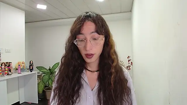 Snapshot of NicoleCortez chatting on March 18, 4:37 am NicoleCortez online show from March 18, 4:37 am