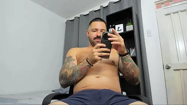 Snapshot of Pierre_Vidal chatting on March 13, 9:48 pm Pierre Vidal online show from March 13, 9:48 pm