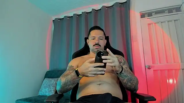 Snapshot of Pierre_Vidal chatting on September 8, 10:31 pm Pierre Vidal online show from September 8, 10:31 pm