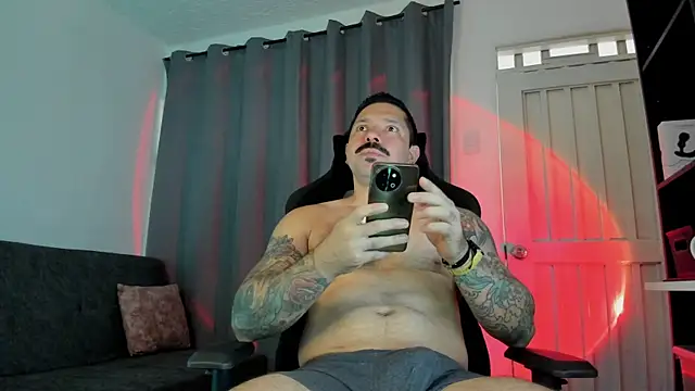 Snapshot of Pierre_Vidal chatting on November 20, 8:41 pm Pierre Vidal online show from November 20, 8:41 pm