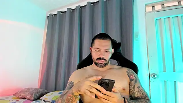 Pierre Vidal online show from August 4, 10:45 pm