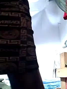 Snapshot of shape30 chatting on December 23, 8:00 am shape30 online show from December 23, 8:00 am