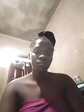 Snapshot of shape30 chatting on December 15, 6:56 pm shape30 online show from December 15, 6:56 pm