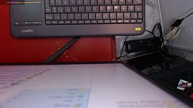 Snapshot of scaelettdubois chatting on November 9, 1:15 am scaelettdubois online show from November 9, 1:15 am