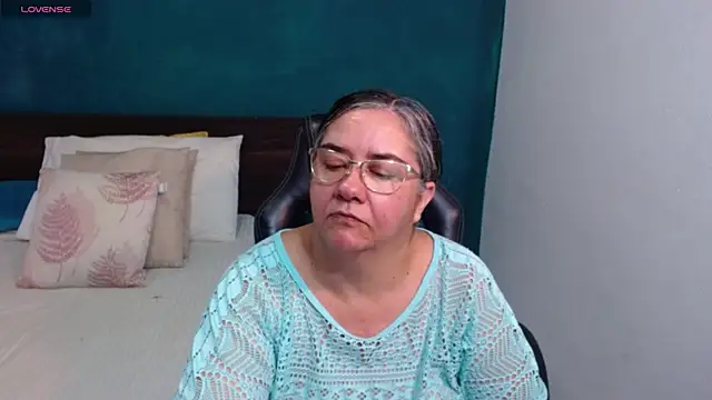 Snapshot of scaelettdubois chatting on February 13, 3:13 am scaelettdubois online show from February 13, 3:13 am