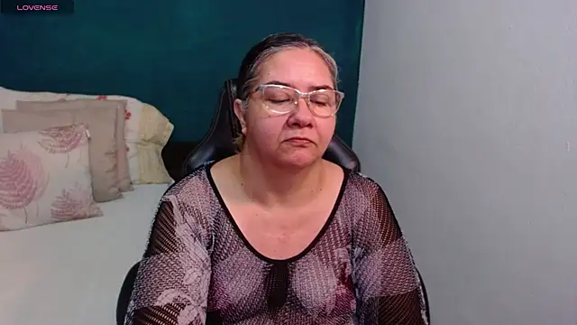 scaelettdubois online show from April 22, 1:52 am