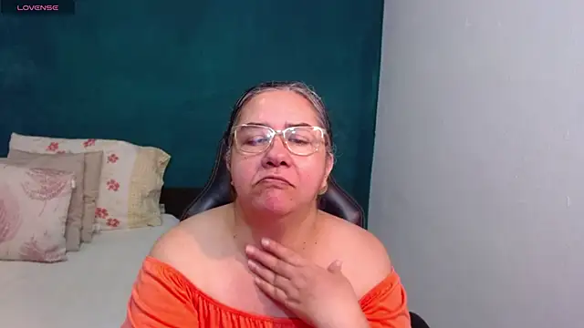 scaelettdubois online show from May 5, 1:57 am
