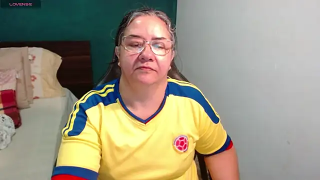 scaelettdubois online show from June 24, 2:43 am