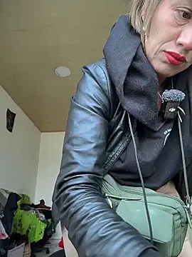 Snapshot of sexymarilyncolombia chatting on May 11, 2:23 pm sexymarilyncolombia online show from May 11, 2:23 pm