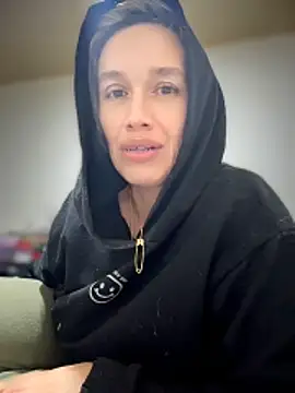 Snapshot of sexymarilyncolombia chatting on May 17, 4:21 am sexymarilyncolombia online show from May 17, 4:21 am