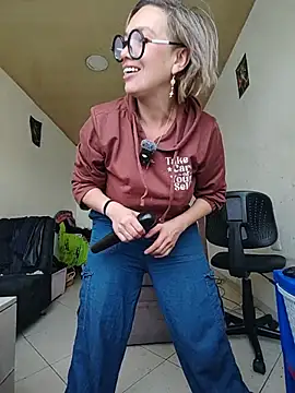 Snapshot of sexymarilyncolombia chatting on June 24, 1:10 pm sexymarilyncolombia online show from June 24, 1:10 pm