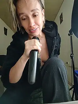 Snapshot of sexymarilyncolombia chatting on June 25, 1:16 am sexymarilyncolombia online show from June 25, 1:16 am