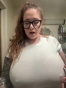 Snapshot of Cumming_atme chatting on March 1, 5:31 am Cumming atme online show from March 1, 5:31 am